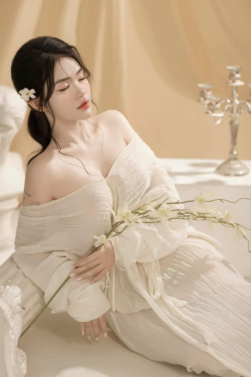 Đụ nữ sếp khó tinh do thiếu tình thở không kịp